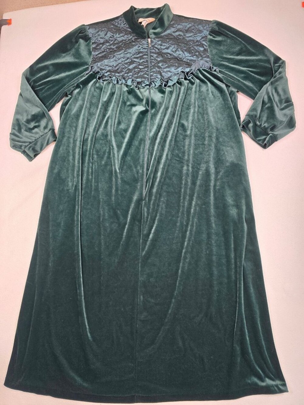 Vintage Amanda Stewart 2XL Emerald Green Velvet Full-Zip Long Gown Grannycore